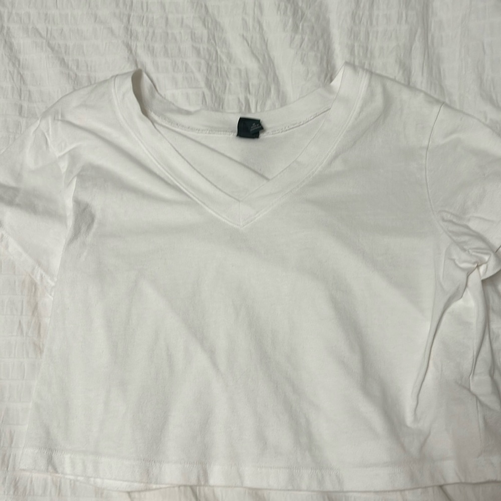 V-neck tshirt